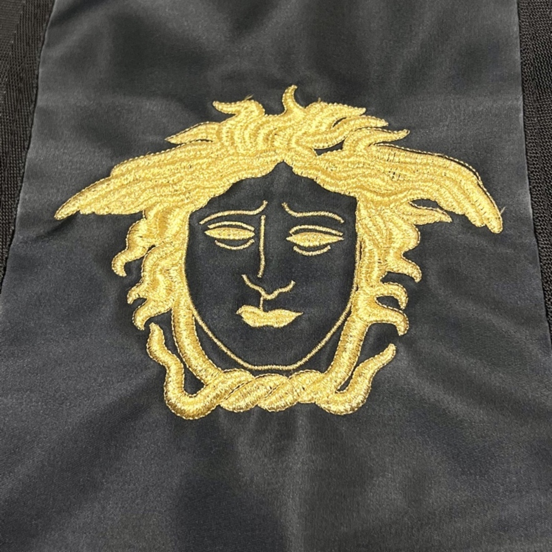 Gianni Versace(ジャンニヴェルサーチ)のGIANNI VERSACE COUTURE ジャンニヴェルサーチ クチュール メデューサ刺繍 ナイロン ボストンバッグ ブラック 大型 メンズのバッグ(ボストンバッグ)の商品写真