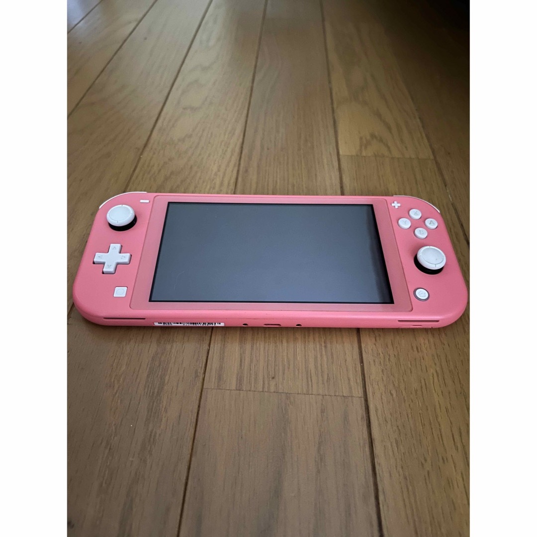 Nintendo Switch - 任天堂SwitchLight ピンクの通販 by りえにゃん's