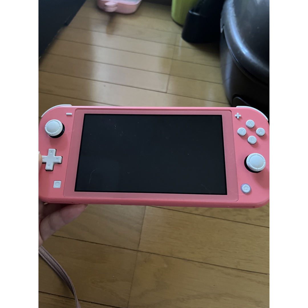 Nintendo Switch - 任天堂SwitchLight ピンクの通販 by りえにゃん's