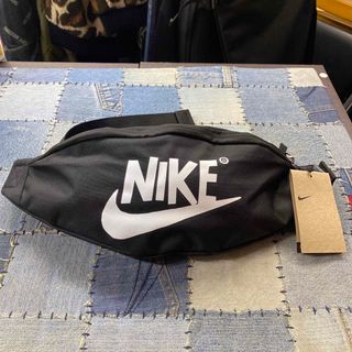 ナイキ(NIKE)の【新品】NIKE ウエスト ファニーパック 3L(ウエストポーチ)