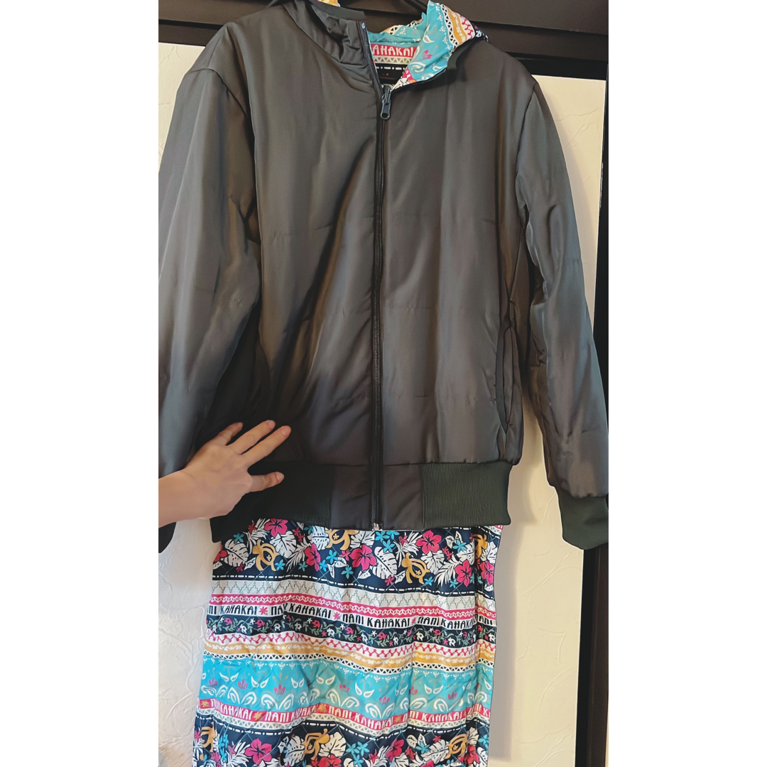 Hawaii柄リバーシブルジャケット＆スカート上下 レディースのジャケット/アウター(ナイロンジャケット)の商品写真