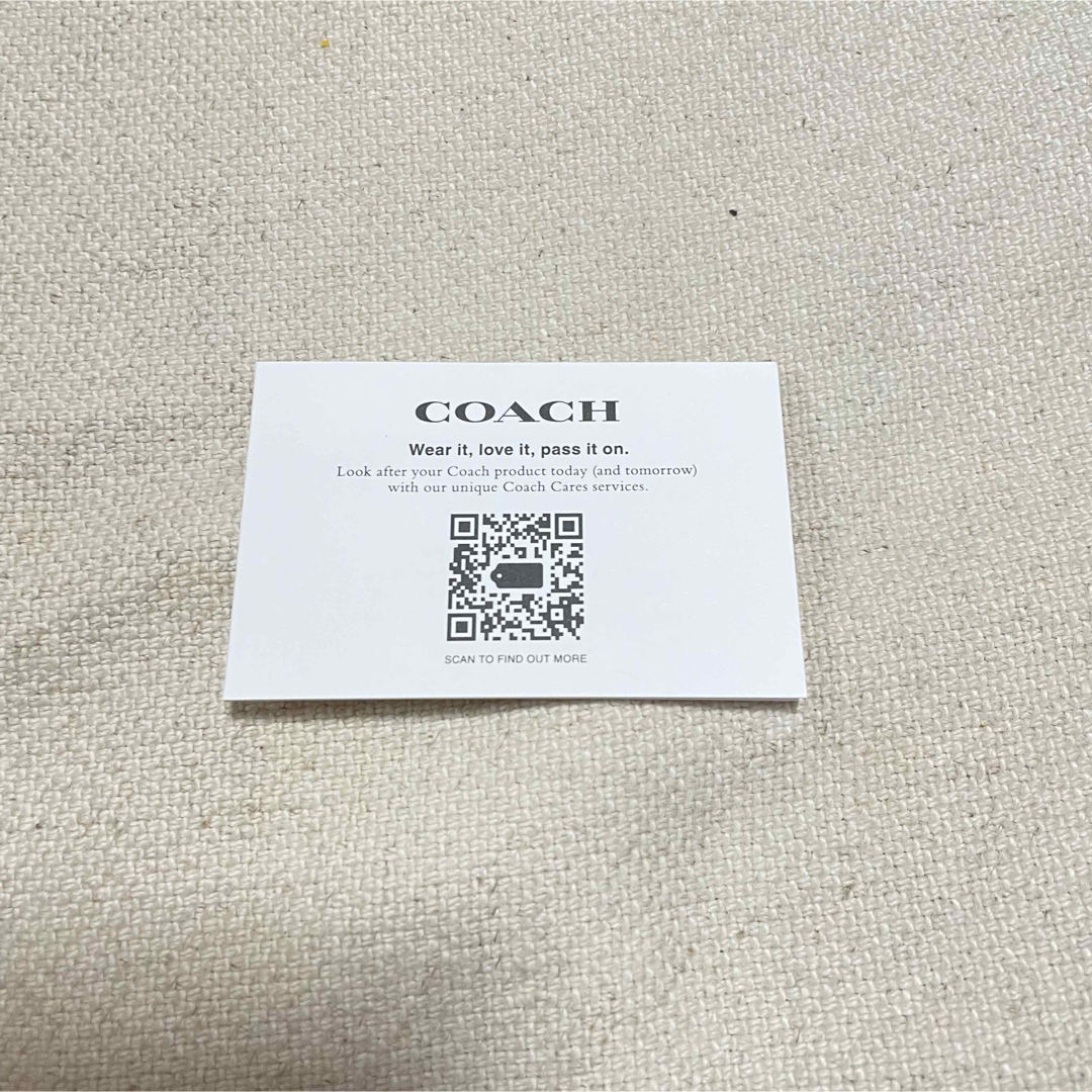 COACH(コーチ)の【新品】COACH コーチ　ポーチ　ベージュ　ホワイト　ジップ　小物入れ レディースのファッション小物(ポーチ)の商品写真