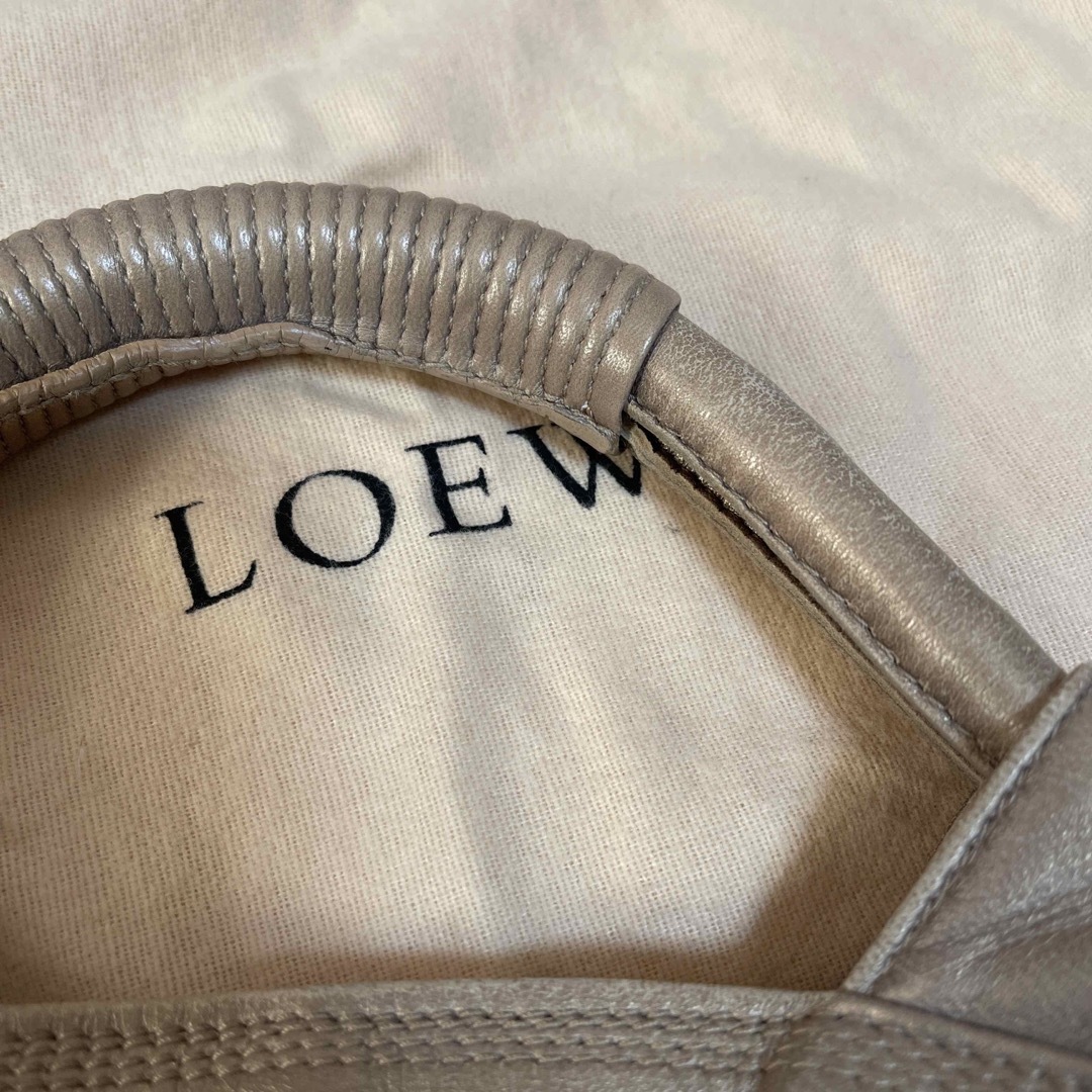 LOEWE(ロエベ)のロエベ⭐︎ナッパアイレ⭐︎ゴールド レディースのバッグ(ショルダーバッグ)の商品写真