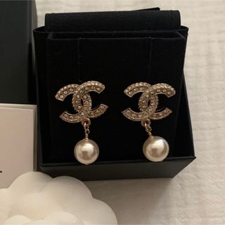 【新品付属品あり☆即日発送】CHANEL 定番パールピアス プレゼントにも♪