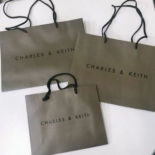 チャールズアンドキース(Charles and Keith)のCHARLES&KEITH♡定番紙袋3枚セット♡プレゼント♡チャールズ&キース♡(ショップ袋)