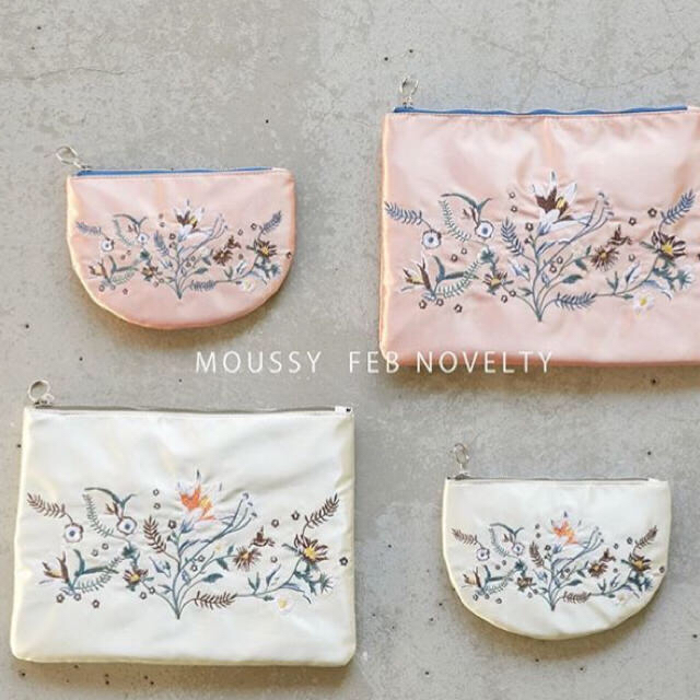 moussy(マウジー)のMOUSSY今期最新作ノベルティ ポーチ&クラッチ レディースのバッグ(トートバッグ)の商品写真