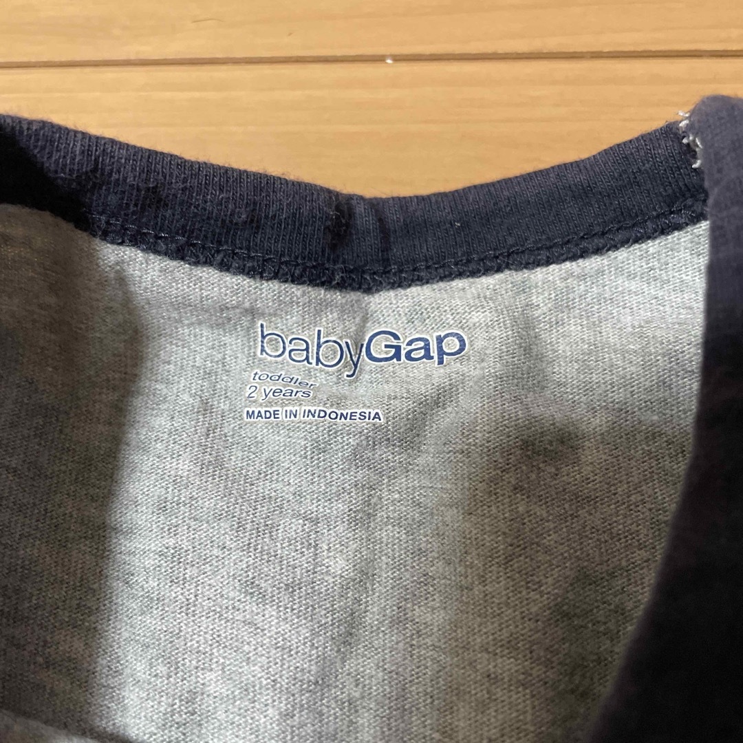 babyGAP(ベビーギャップ)のbabygap ロンT キッズ/ベビー/マタニティのキッズ服男の子用(90cm~)(Tシャツ/カットソー)の商品写真