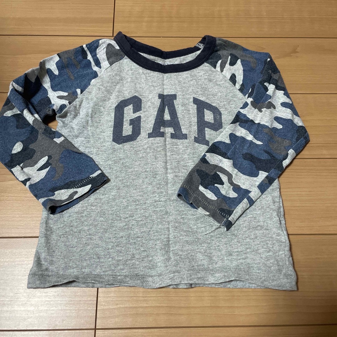 babyGAP(ベビーギャップ)のbabygap ロンT キッズ/ベビー/マタニティのキッズ服男の子用(90cm~)(Tシャツ/カットソー)の商品写真