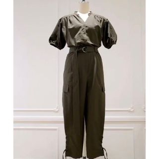 Her lip to Volume sleeve Belted Jumpsuit