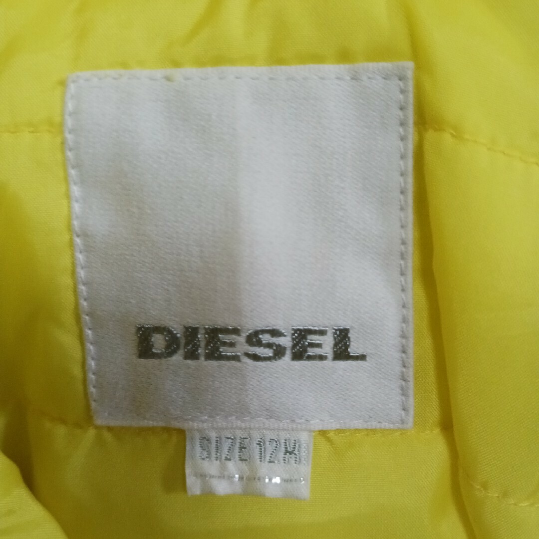 DIESEL(ディーゼル)のDIESEL フード付きダウンベスト キッズ/ベビー/マタニティのベビー服(~85cm)(ジャケット/コート)の商品写真