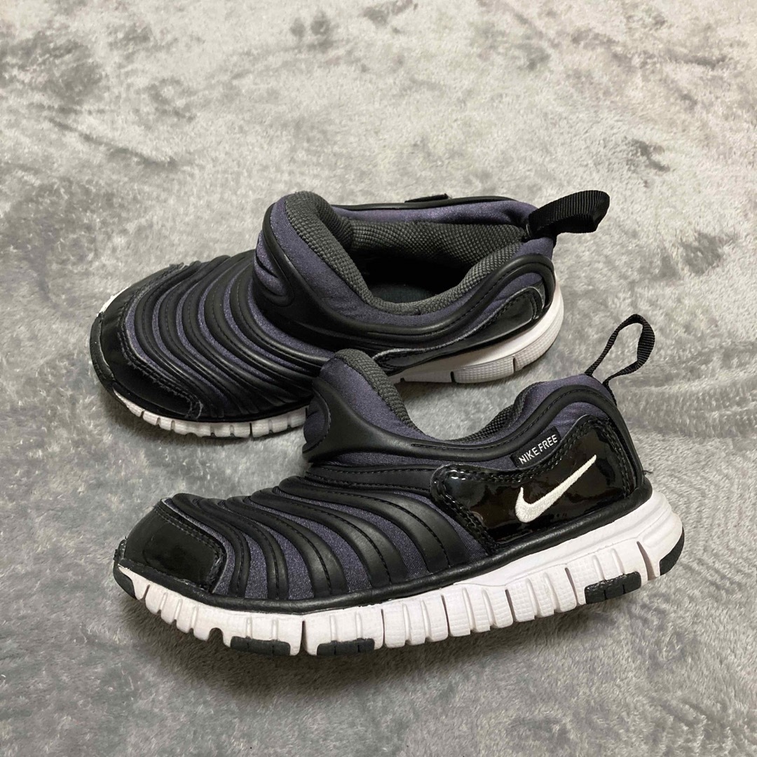 新品　NIKE ダイナモフリー  22センチ 箱入り