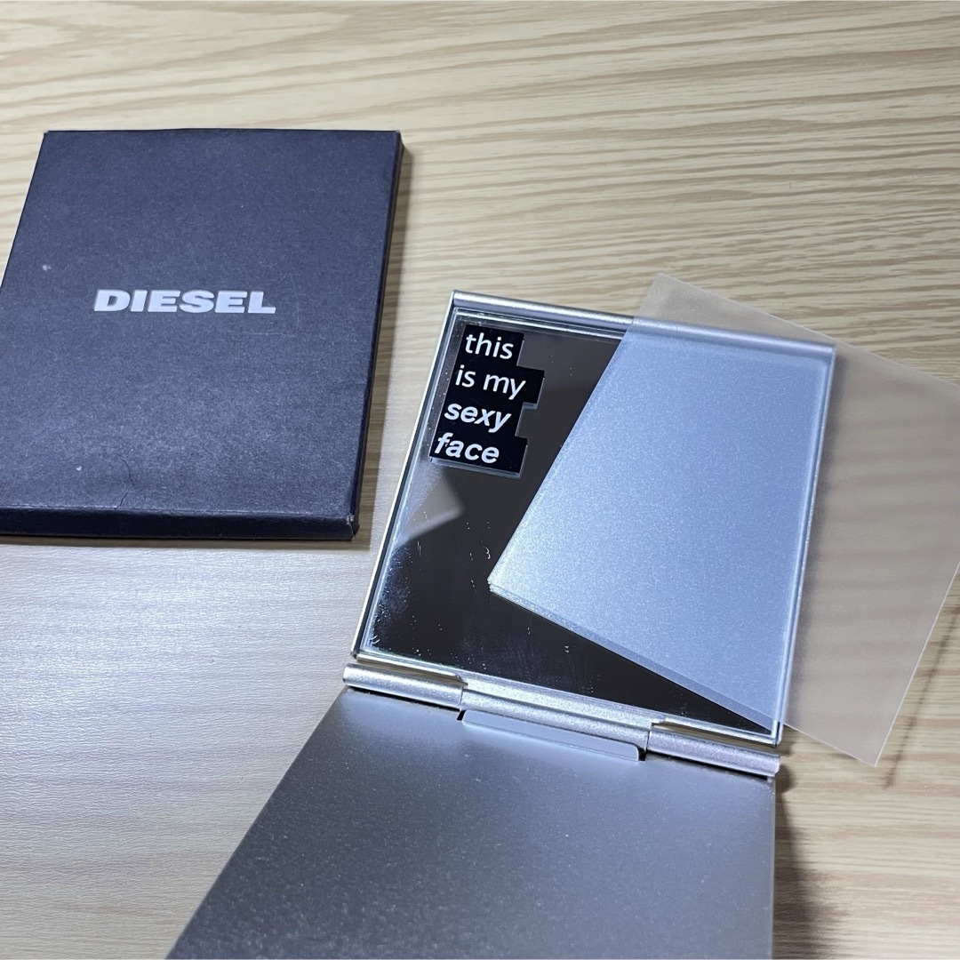 DIESEL(ディーゼル)のDIESEL コンパクトミラー インテリア/住まい/日用品の日用品/生活雑貨/旅行(日用品/生活雑貨)の商品写真