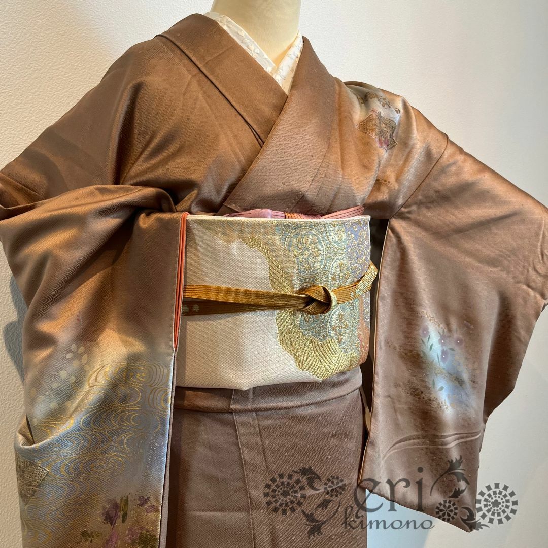 【訪問着/裄丈66cmトールサイズ！】汕頭刺繍　金彩銀菜が綺麗な　大人っぽい茶色 レディースの水着/浴衣(着物)の商品写真