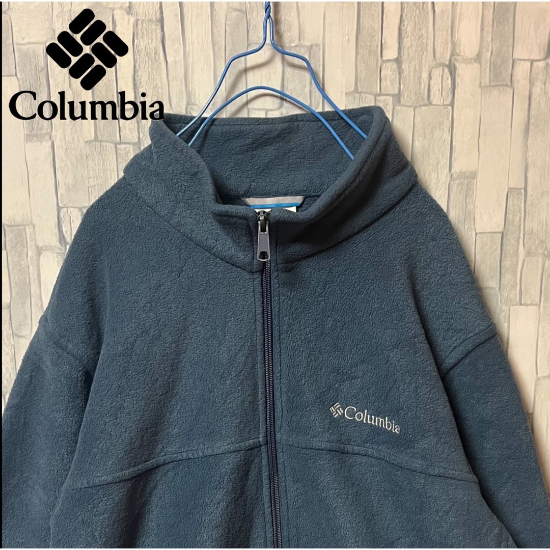 Columbia(コロンビア)のColumbia コロンビア ネイビー　フリース 刺繍ロゴ ビックシルエット メンズのジャケット/アウター(ブルゾン)の商品写真