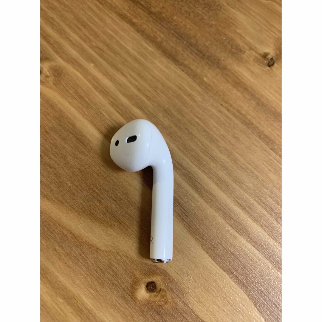 Apple(アップル)のAirPods (第2世代) 右耳のみ　R スマホ/家電/カメラのオーディオ機器(ヘッドフォン/イヤフォン)の商品写真