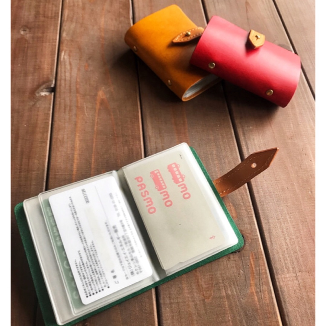 ギボシの付いたカードケース 本革 色選択 カード入れ 名入れ 送料無料 ハンドメイドのファッション小物(キーケース/名刺入れ)の商品写真