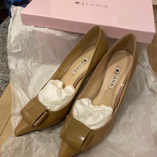 ダイアナ(DIANA)の美品　ダイアナ　エナメルパンプス　23.5㎝(ハイヒール/パンプス)