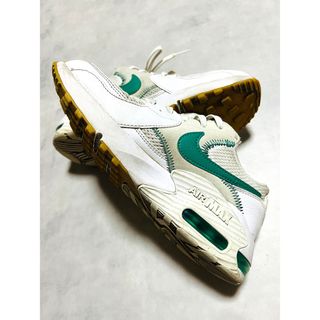NIKE - 定価8100円!ナイキテッセン新品スニーカー即完売限定カラー黒白 ... 定価8100円!ナイキテッセン新品スニーカー即完売限定カラー黒白!最後!