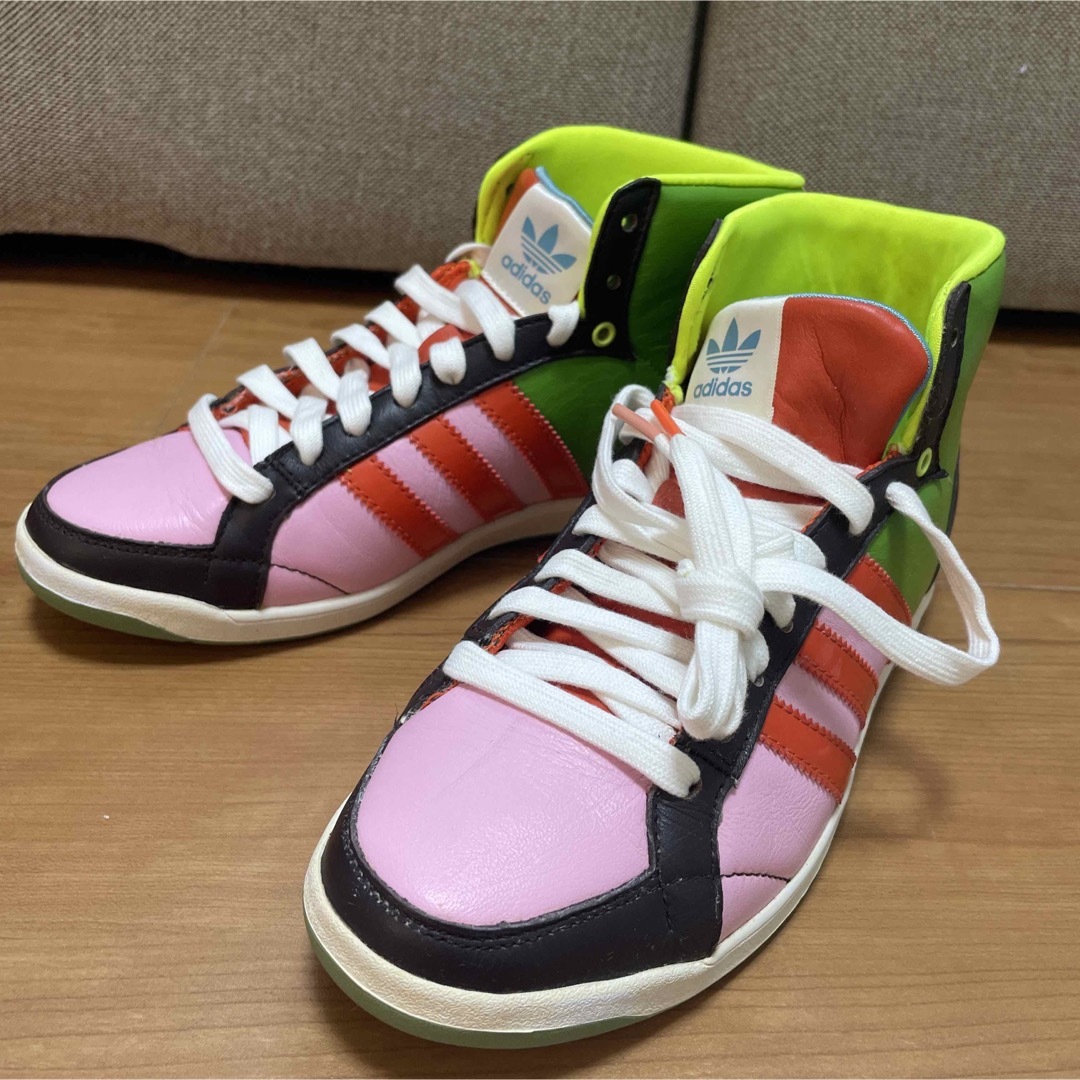 美品！adidasハイカットスニーカー