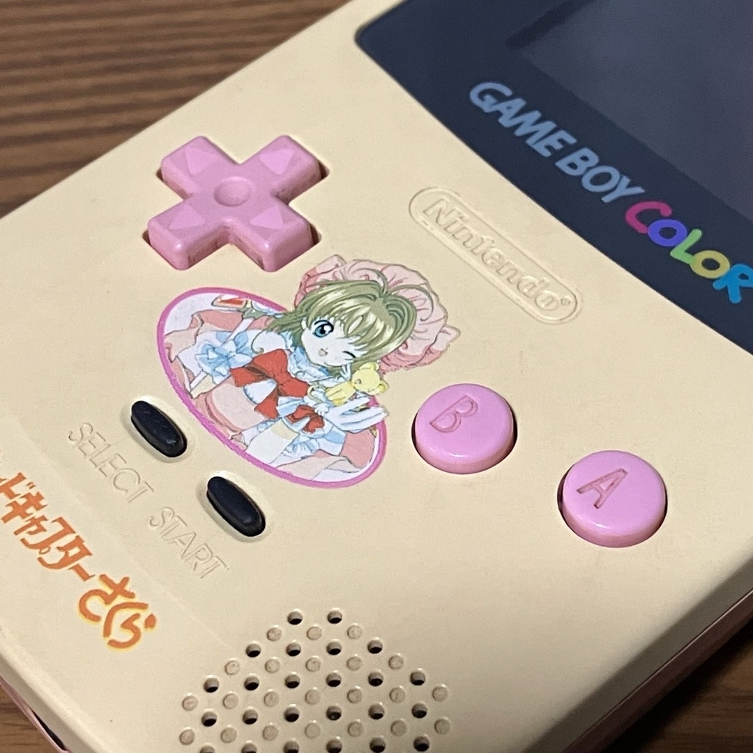 任天堂(ニンテンドウ)の【ジャンク品？】カードキャプターさくら ゲームボーイカラー本体 エンタメ/ホビーのゲームソフト/ゲーム機本体(携帯用ゲーム機本体)の商品写真