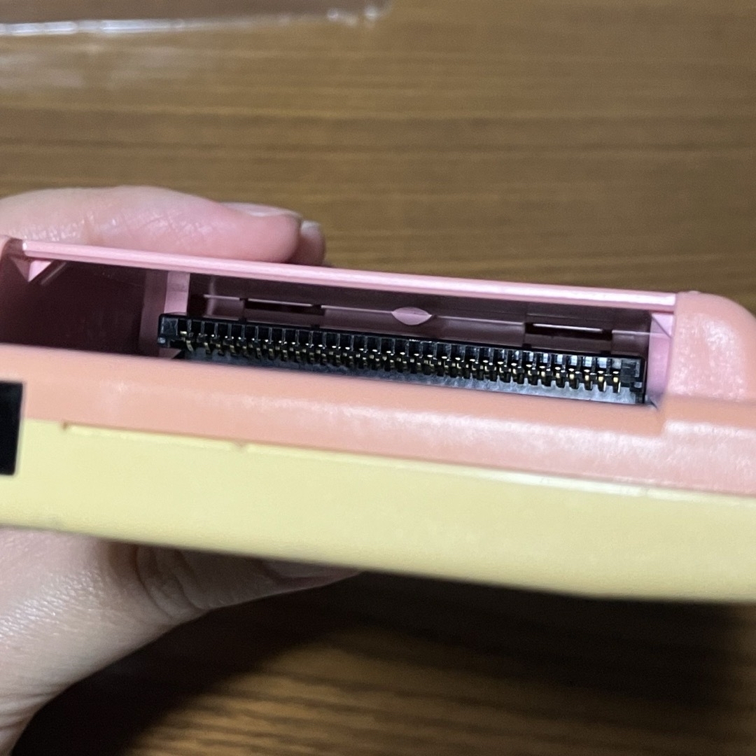 任天堂(ニンテンドウ)の【ジャンク品？】カードキャプターさくら ゲームボーイカラー本体 エンタメ/ホビーのゲームソフト/ゲーム機本体(携帯用ゲーム機本体)の商品写真