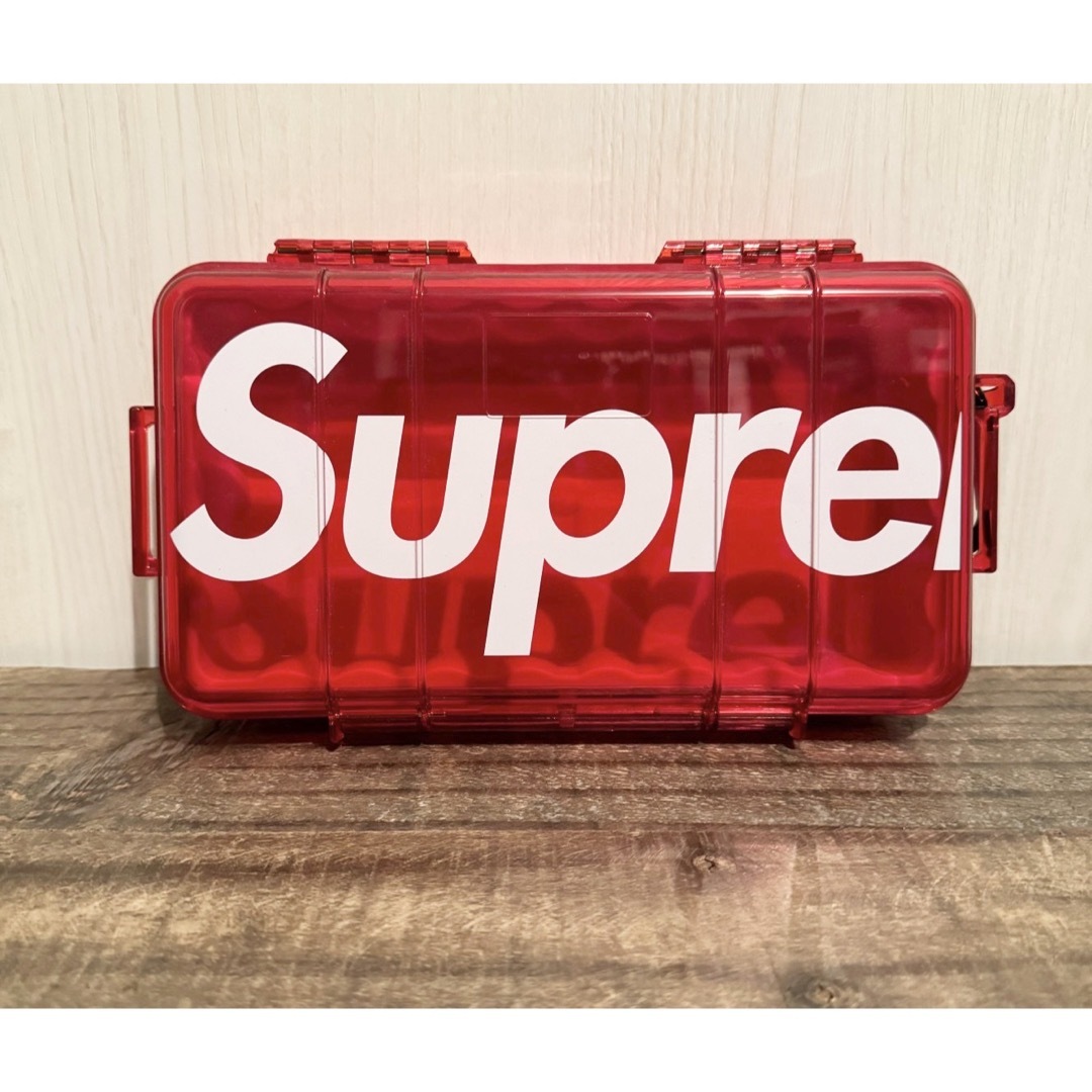 Supreme　pelican1060case red