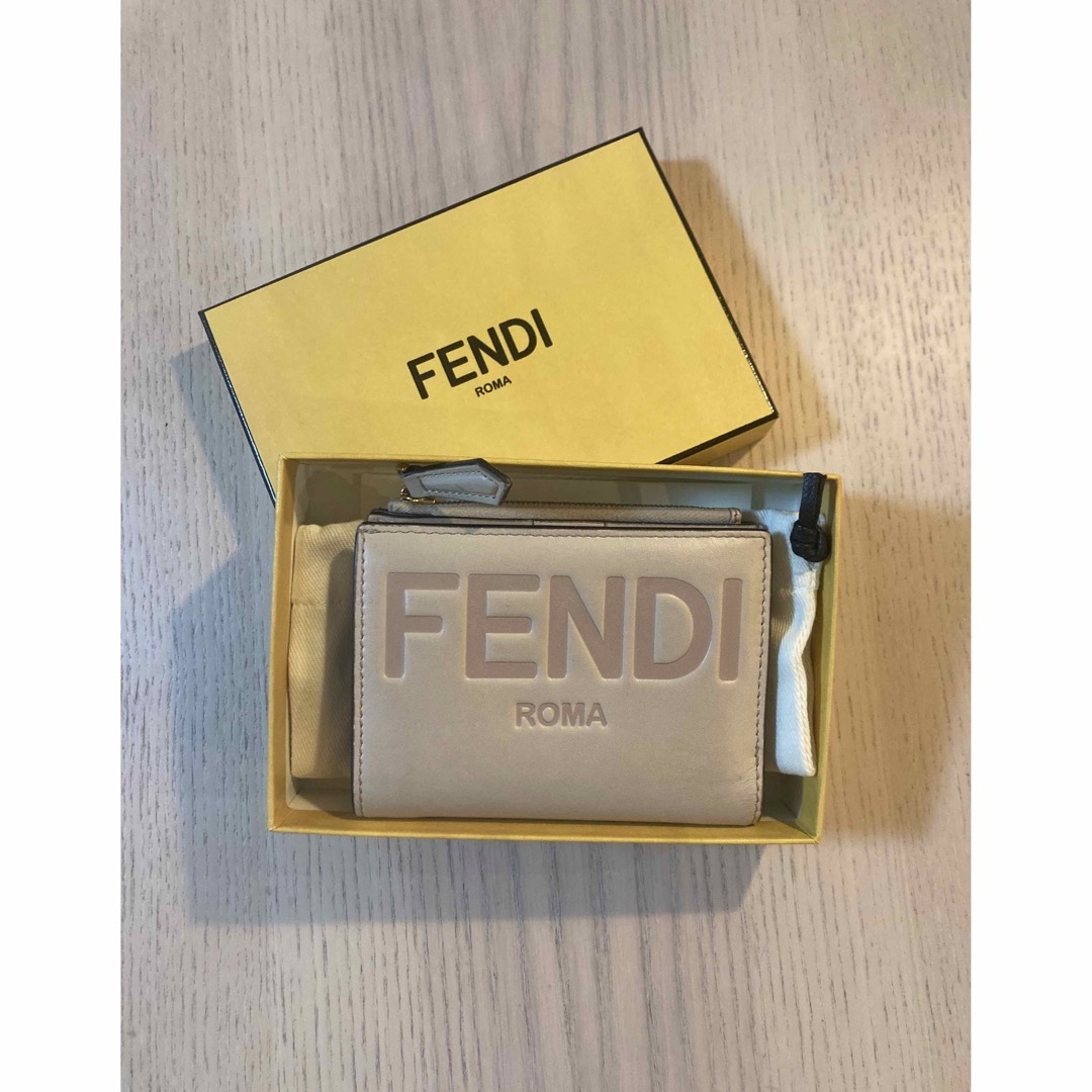 フェンディ フェンディローマ 二つ折り財布