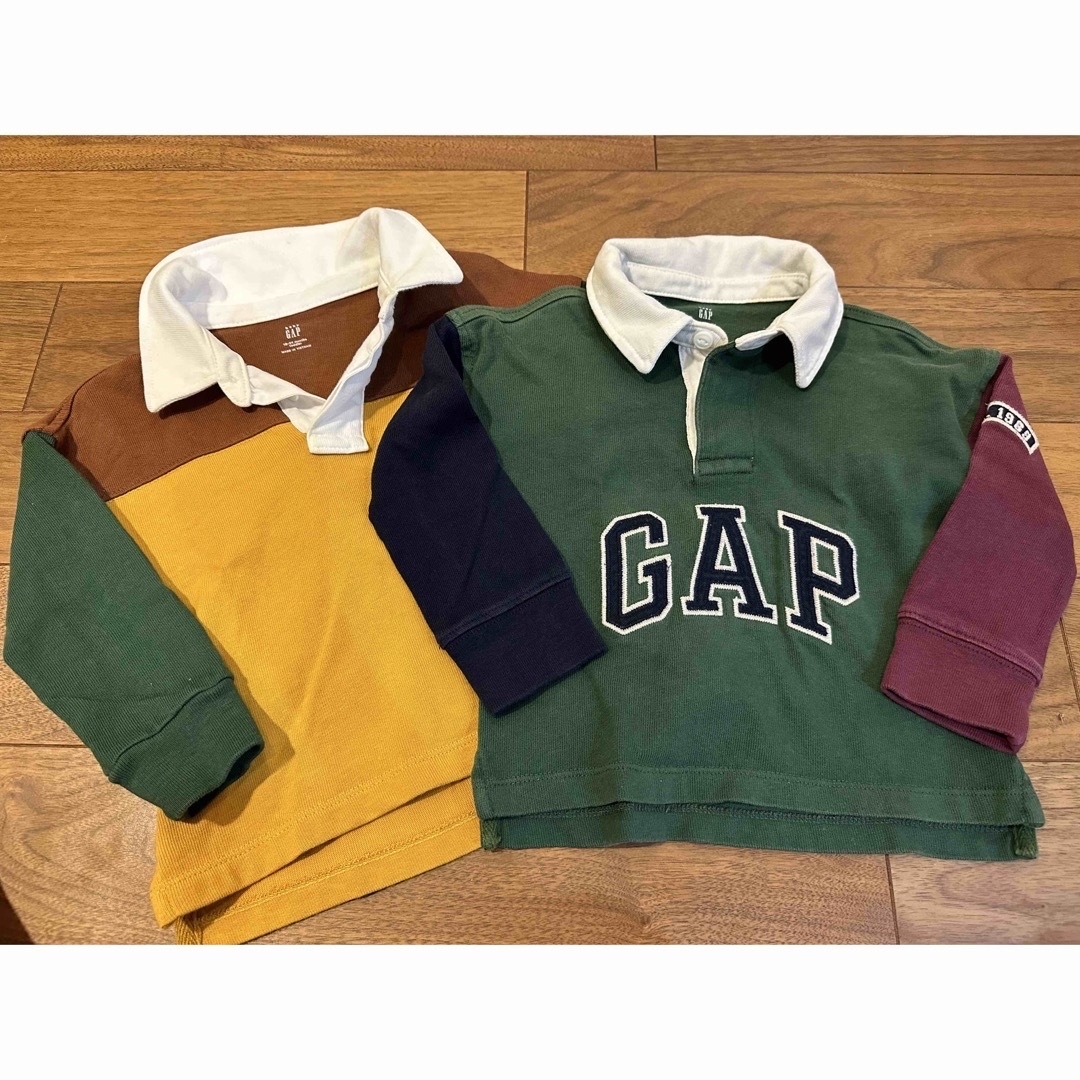 babyGAP(ベビーギャップ)のBaby Gap ラガーシャツ 2枚セット 90 ロンT キッズ/ベビー/マタニティのキッズ服男の子用(90cm~)(Tシャツ/カットソー)の商品写真