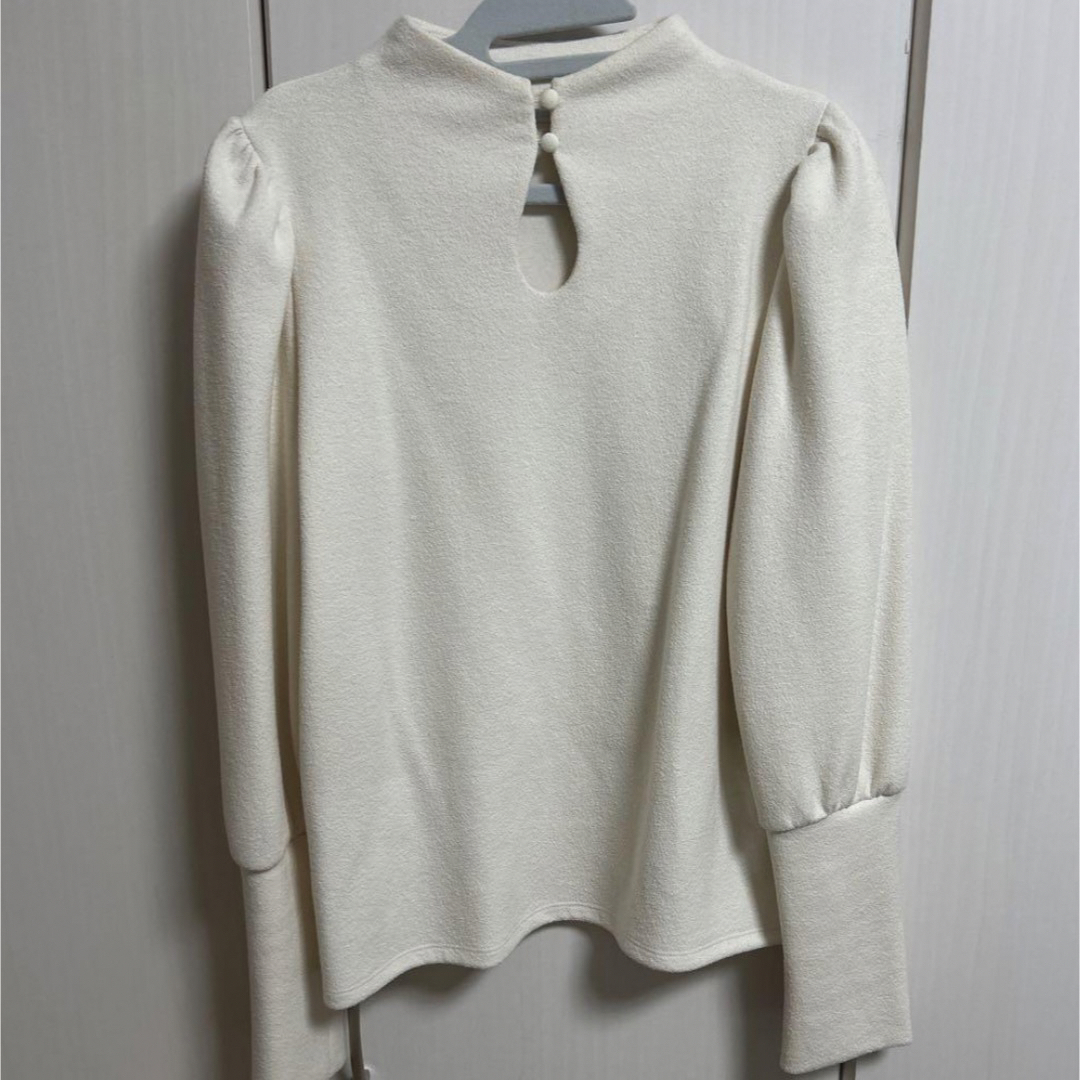 Ameri VINTAGE(アメリヴィンテージ)の2WAY PUFF SLEEVE BOUCLE TOP レディースのトップス(カットソー(長袖/七分))の商品写真