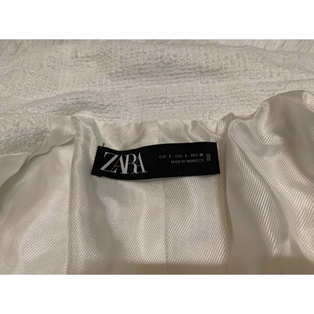ZARA(ザラ)のZARA ツイード ゴールドボタン ジャケット ホワイト S レディースのジャケット/アウター(その他)の商品写真