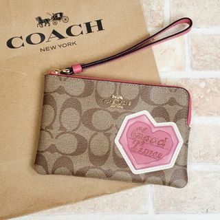 コーチ(COACH)の美品 コーチ ☆ シグネチャー キャンバス リストレット ポーチ パッチ付き(ポーチ)