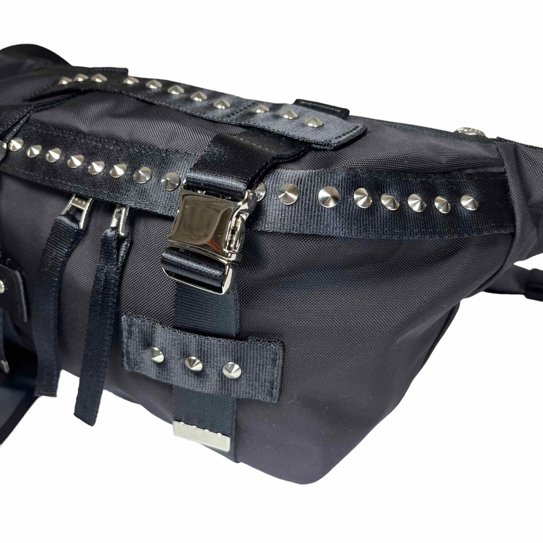 master-piece(マスターピース)の【未使用✴︎希少】オールモストブラック×マスターピース  ボディバッグ メンズのバッグ(ボディーバッグ)の商品写真