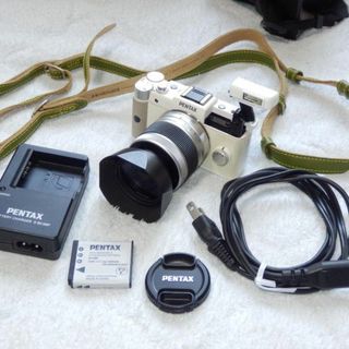 ペンタックス(PENTAX)の❤️576ショット❤️新品級❤️PENTAX Q レンズキット★ホワイト(ミラーレス一眼)