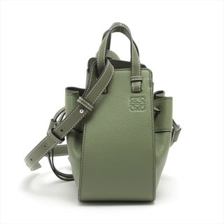 ロエベ(LOEWE)のロエベ ハンモック ドローストリングミニ レザー  グリーン レディース(ハンドバッグ)