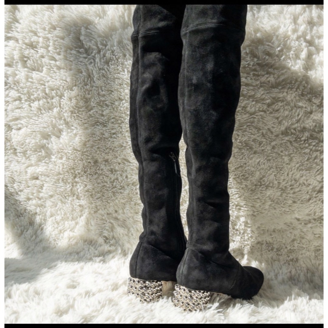 miumiu(ミュウミュウ)の限定品ミュウミュウ MIUMIU ロングブーツ　スエード　黒　23.5 レディースの靴/シューズ(ハイヒール/パンプス)の商品写真
