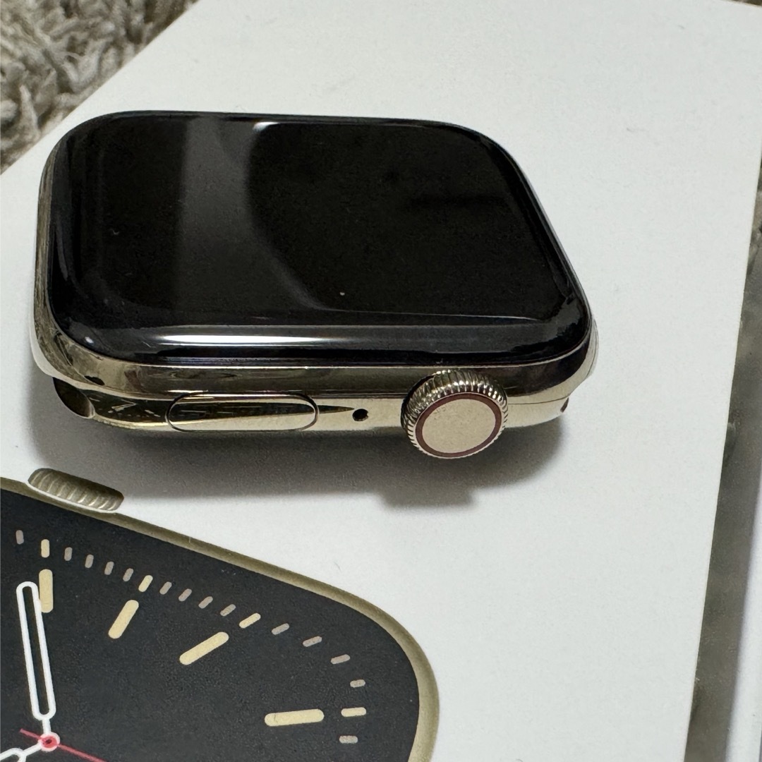 Apple Watch(アップルウォッチ)のアップル Apple Watch 6 44mm ゴールドステンレス ゴールドミラ スマホ/家電/カメラのスマートフォン/携帯電話(その他)の商品写真