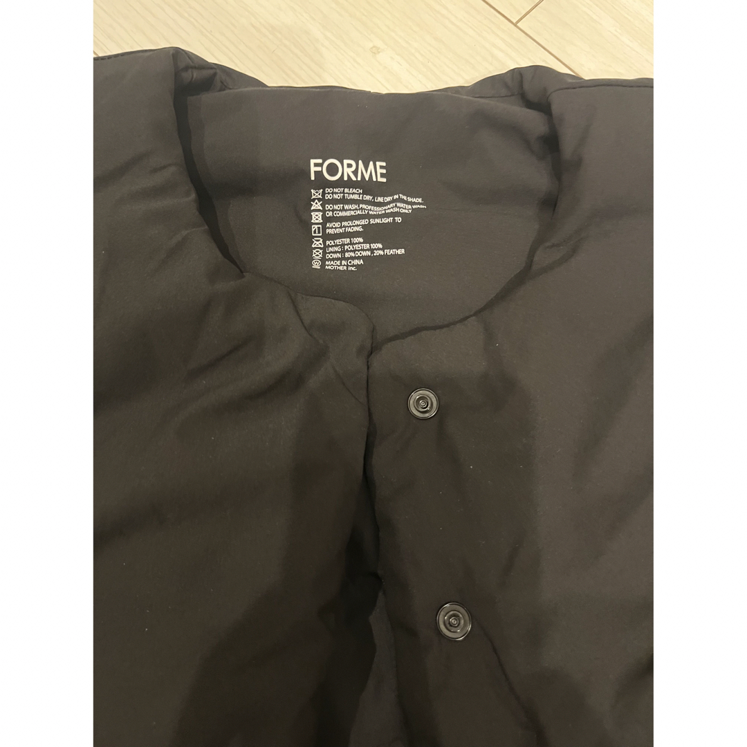 forme(フォルメ)のFORME ダウンジレ　ブラック　東原亜希 レディースのジャケット/アウター(ダウンベスト)の商品写真