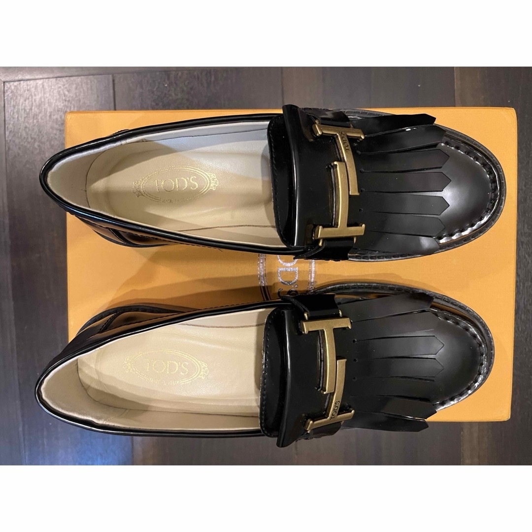 TOD'S(トッズ)の美品！TOD'Sトッズ　ローファー レディースの靴/シューズ(ローファー/革靴)の商品写真