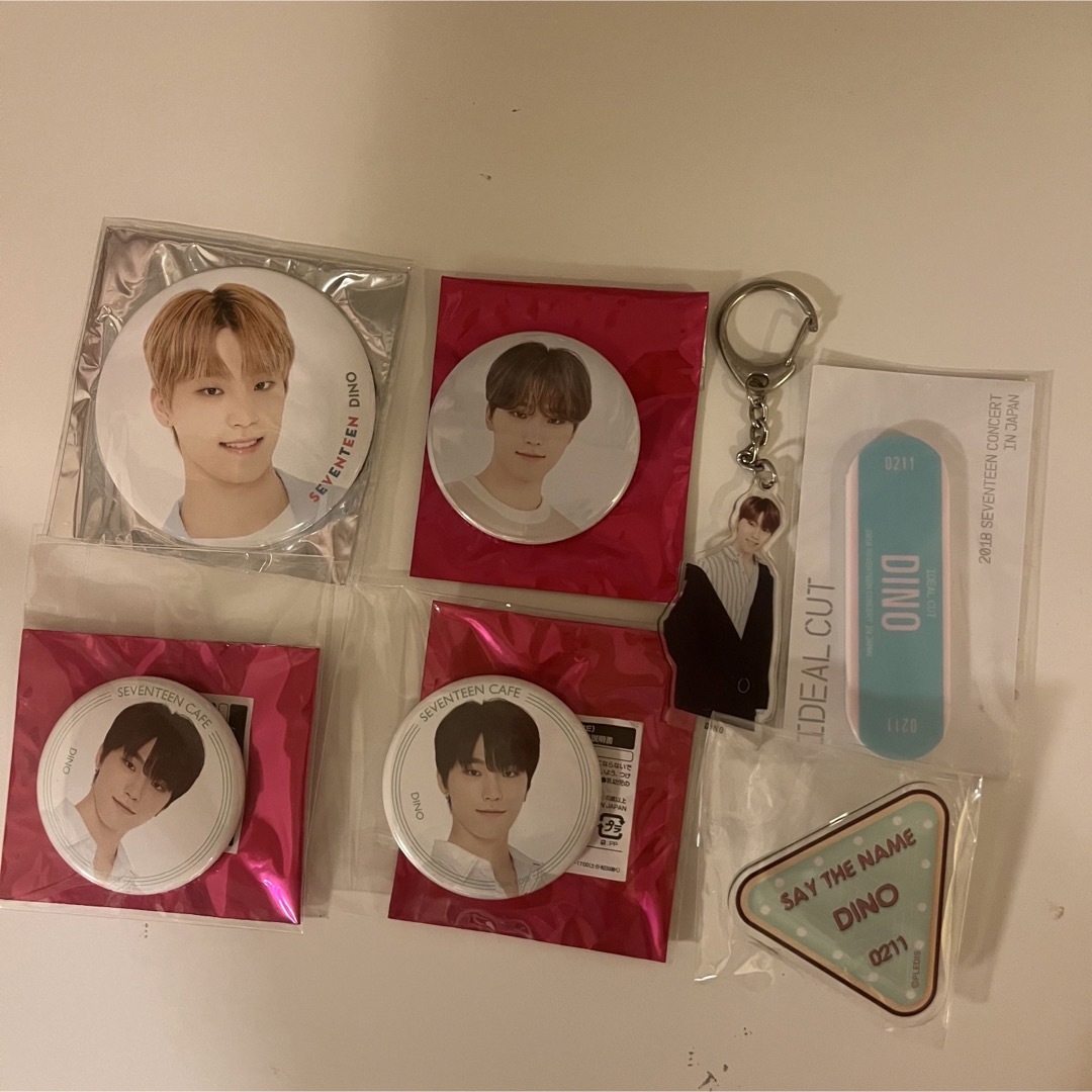 人気商品の入荷速報 入荷Now ディノ - SEVENTEEN 缶バッジ セットの スマホクリップ アクキー アイドル