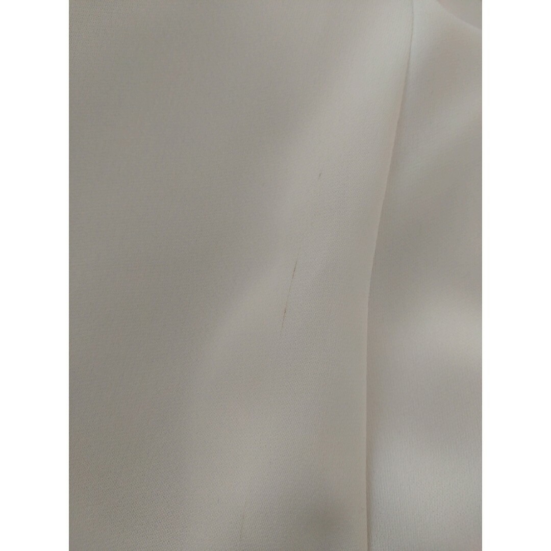 INGNI(イング)のINGNI イング ピン付トロミラッフルスリーブブラウス 半袖 M ホワイト レディースのトップス(シャツ/ブラウス(半袖/袖なし))の商品写真
