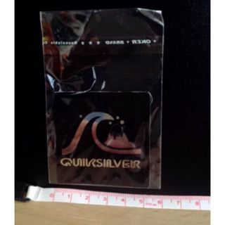 クイックシルバー(QUIKSILVER)の送料無料クイックシルバーQuickステッカー山ロゴ波(サーフィン)