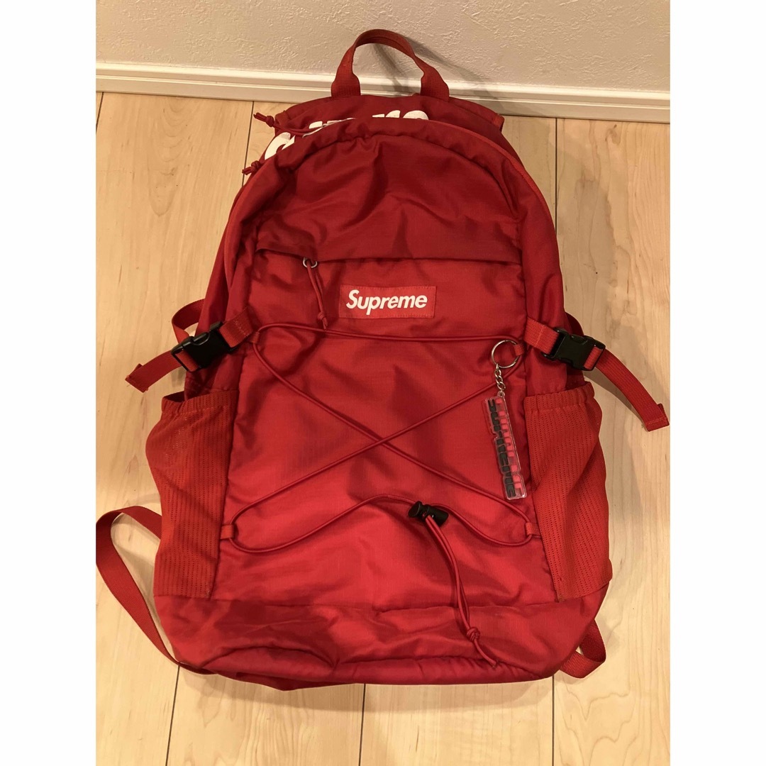 Supreme(シュプリーム)の【ベニーさま専用】supreme バッグパック キーホルダーのおまけ付き！ メンズのバッグ(バッグパック/リュック)の商品写真