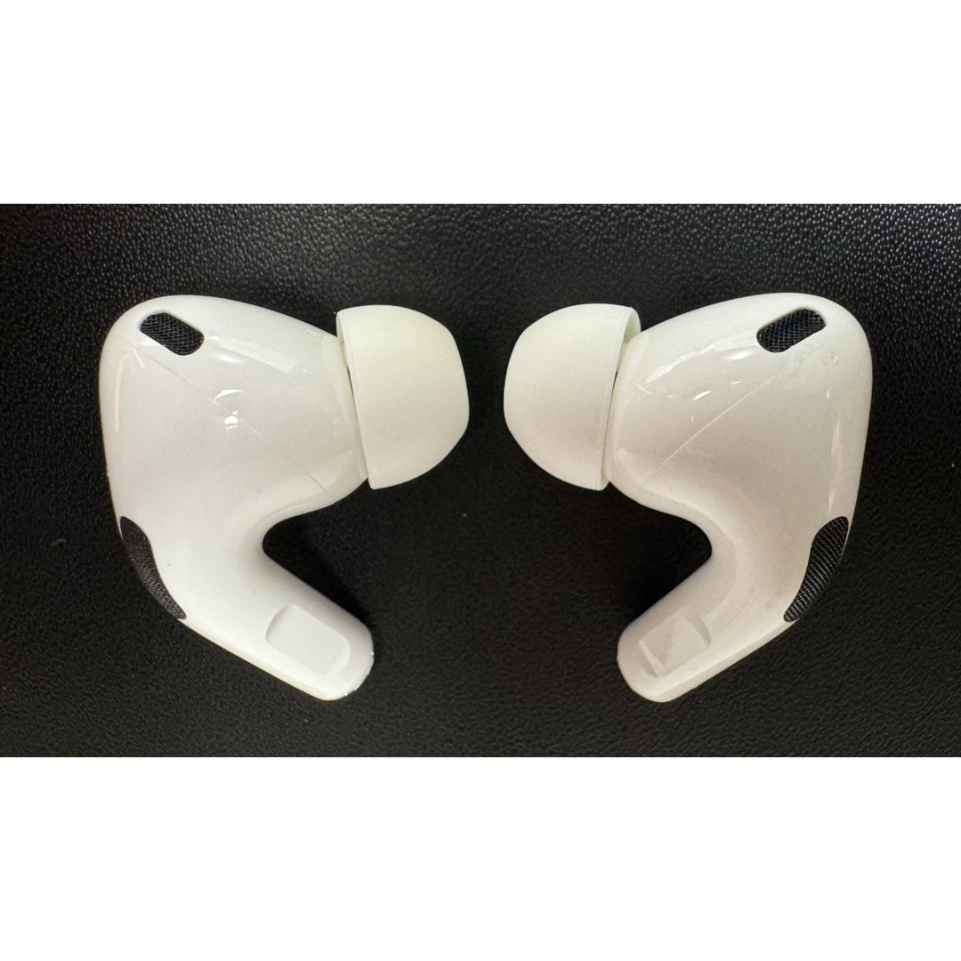 Apple(アップル)のAppIe AirPods Pro（第2世代） Lightning スマホ/家電/カメラのオーディオ機器(ヘッドフォン/イヤフォン)の商品写真