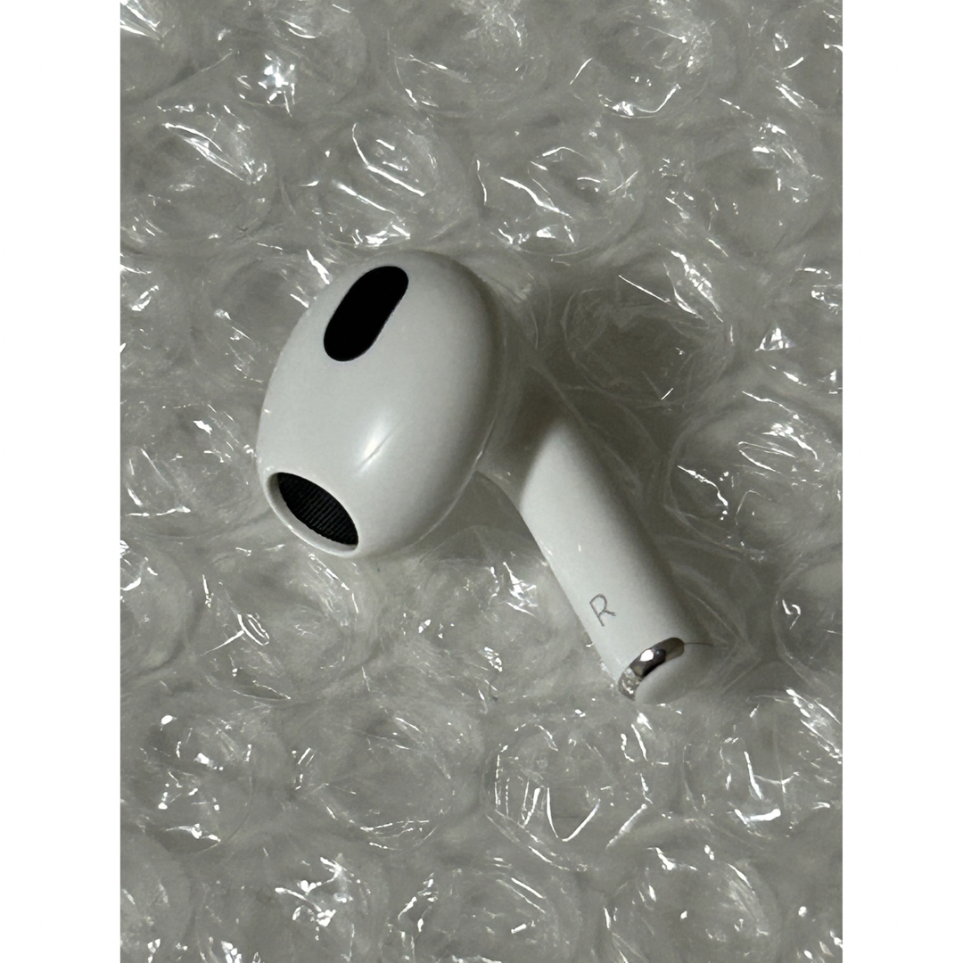 Apple(アップル)のAirPods 3世代　片耳 スマホ/家電/カメラのオーディオ機器(ヘッドフォン/イヤフォン)の商品写真