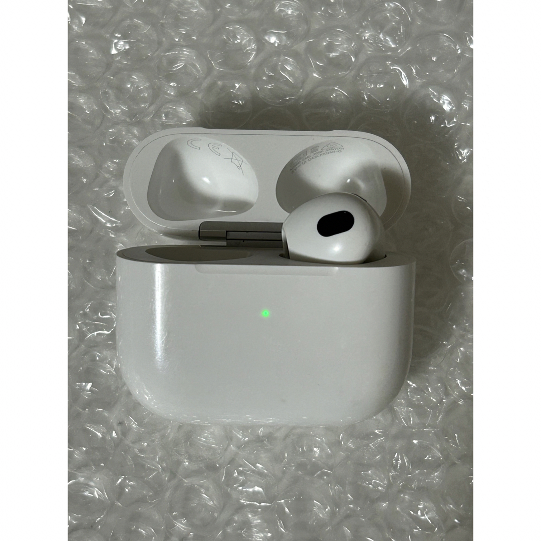 Apple(アップル)のAirPods 3世代　片耳 スマホ/家電/カメラのオーディオ機器(ヘッドフォン/イヤフォン)の商品写真