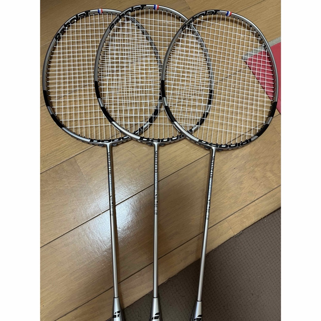 3本 ガット 張りたて 新品 BabolaT バボラ バドミントン ラケット