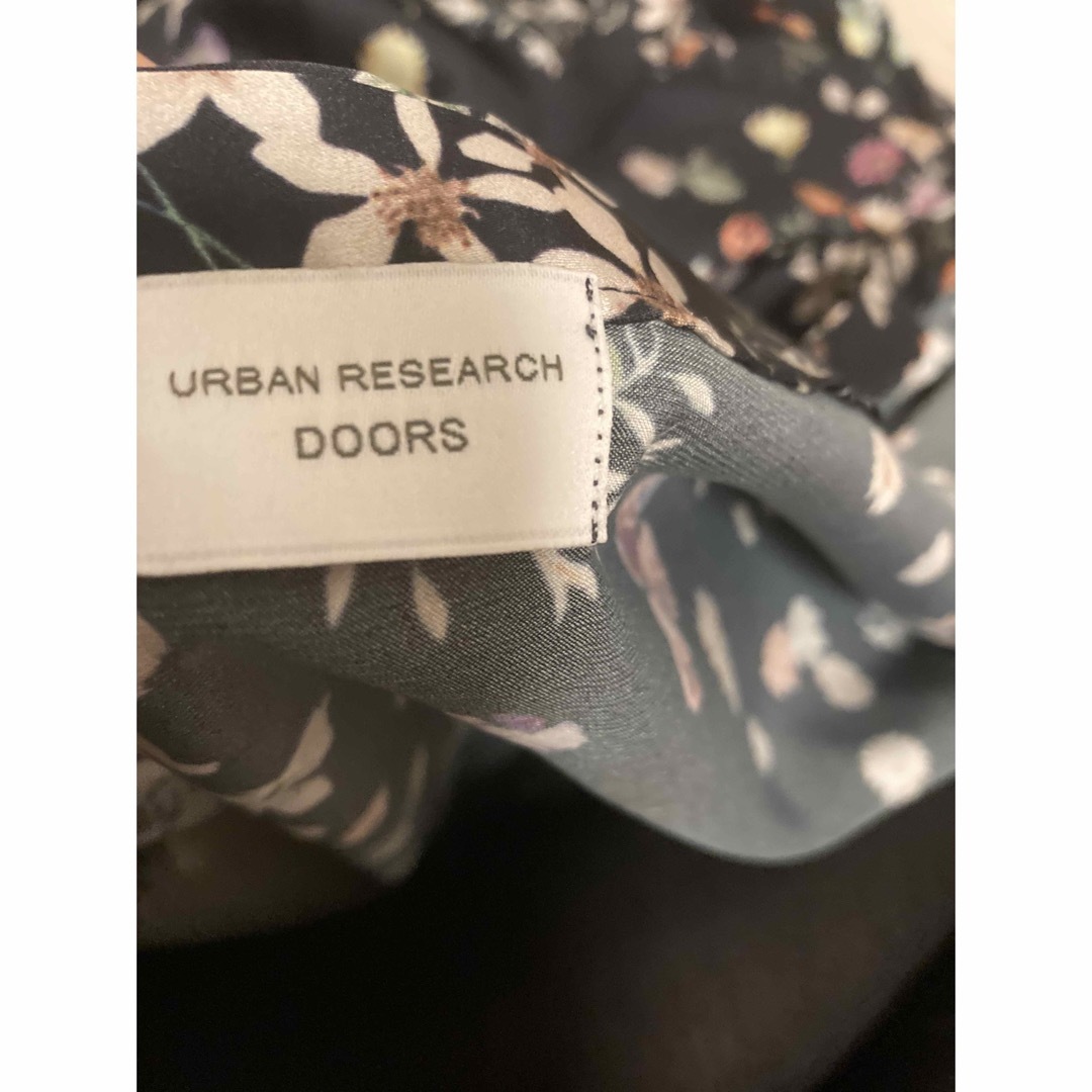 URBAN RESEARCH DOORS(アーバンリサーチドアーズ)の【used⑅︎】アーバンリサーチドアーズ　ワンピース　カーディガン　花柄 レディースのワンピース(ロングワンピース/マキシワンピース)の商品写真