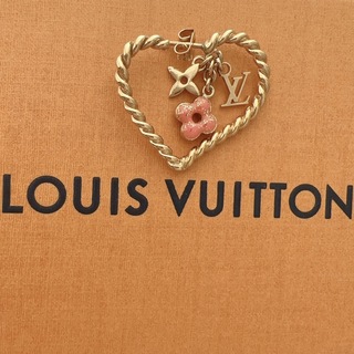 ルイヴィトン(LOUIS VUITTON)のルイヴィトン　片耳　ピアス　イヤリング　ハート　モノグラム　アクセサリー　美品(ピアス)