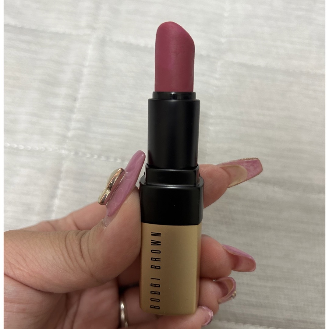 BOBBI BROWN(ボビイブラウン)のボビィブラウン　リュクスマットリップカラー17 コスメ/美容のベースメイク/化粧品(口紅)の商品写真