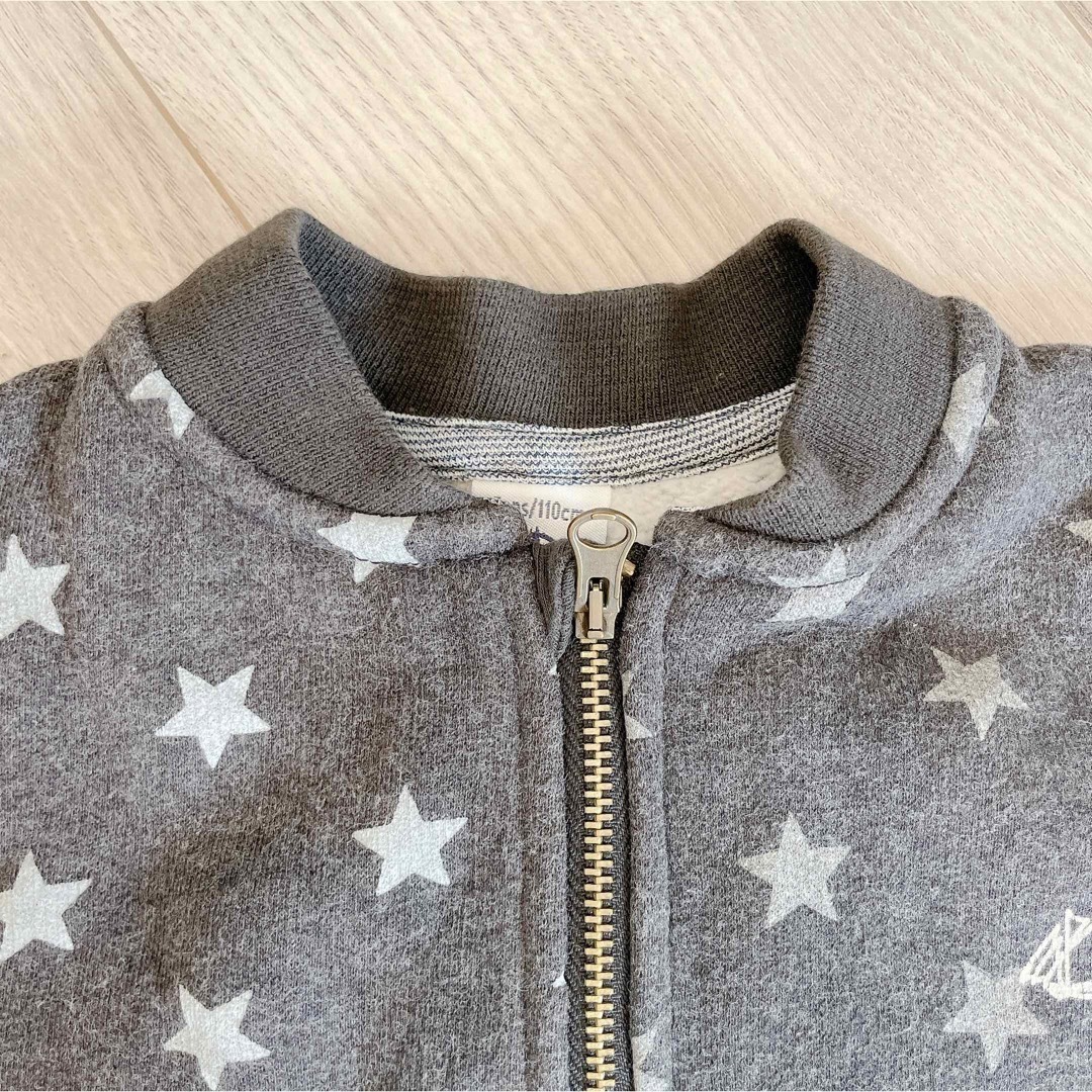 PETIT BATEAU(プチバトー)のPETIT BATEAU / 星プリント スウェットカーディガン キッズ/ベビー/マタニティのキッズ服男の子用(90cm~)(カーディガン)の商品写真